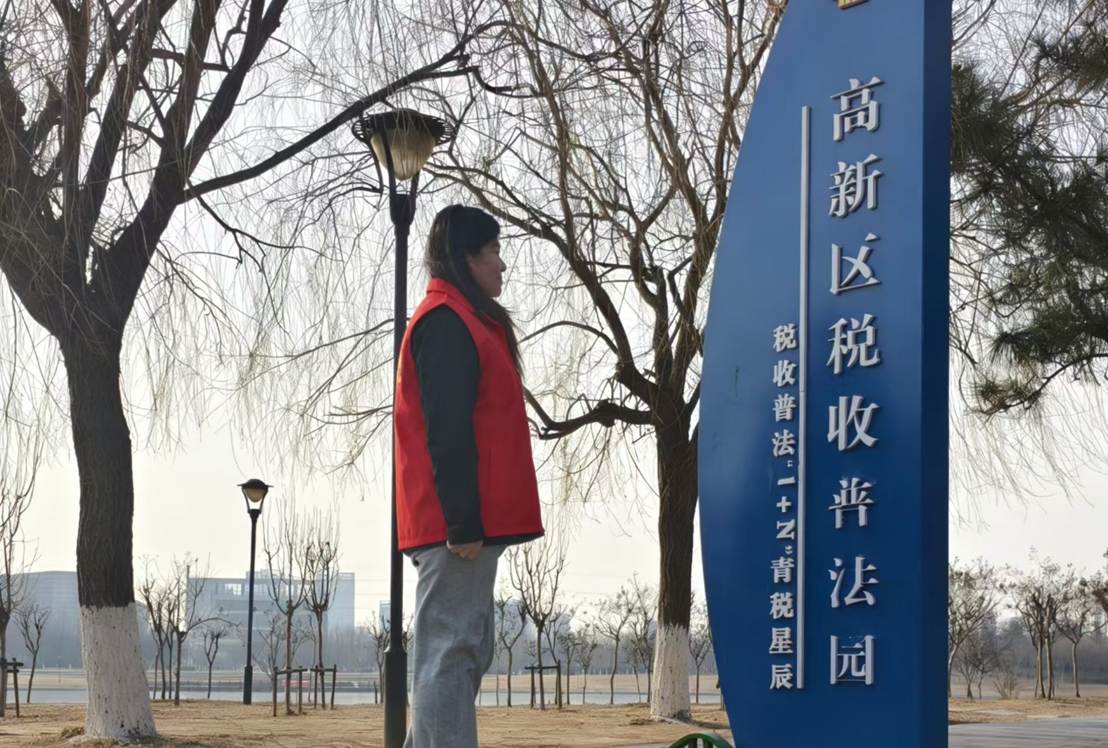 街道上有标志 AI 生成的内容可能不正确。